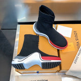 Three-quarter angle view of Louis Vuitton luxury piece style No.139