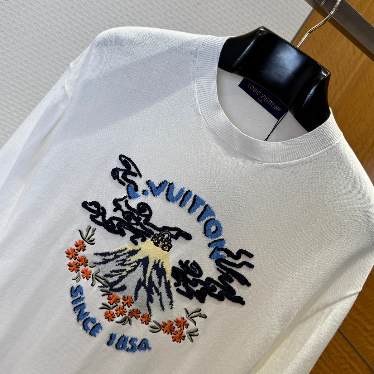 Louis Vuitton T-Shirts? Louis Vuitton Lou T-shirt Premium Designer Cotton T-Shirt
