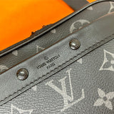  structured bag close-up of hardware and finish