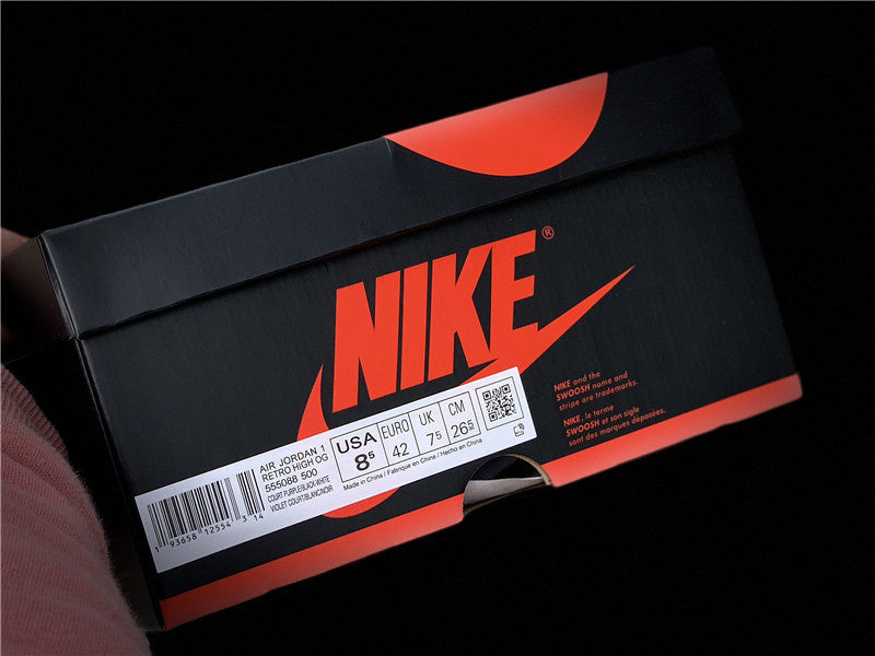 Nike Men's & Women's Designer Lifestyle Shoes — Style 008 close-up view