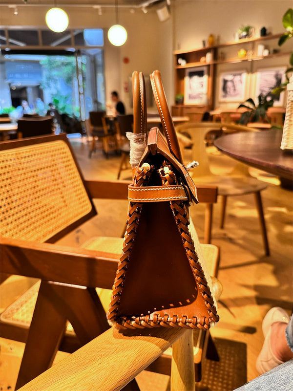  Tailored carryall bag front view 7