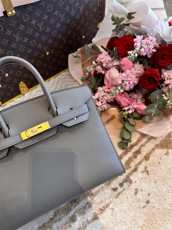 Graceful handbag styled for everyday wear