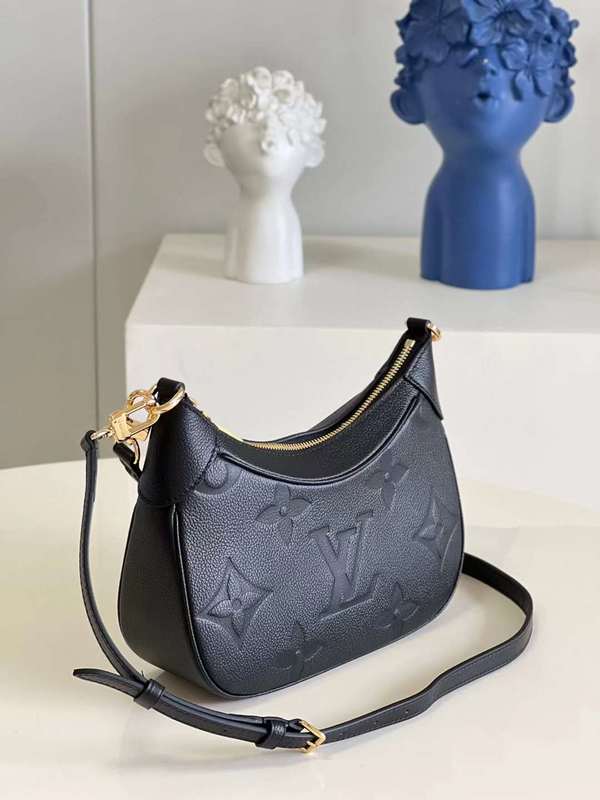 Handle and strap detail of statement classic women's handbag – women's premium purse