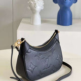 Handle and strap detail of statement classic women's handbag – women's premium purse