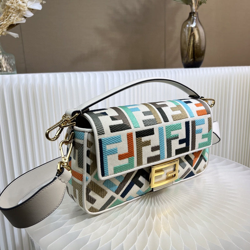 Ziva's Charm handbag – product shot (26cm*13cm*6cm)