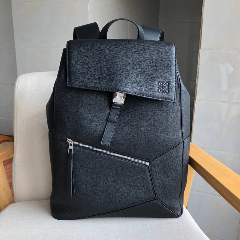 Ziva's Charm handbag – interior view (33cm*44.5cm*16cm)