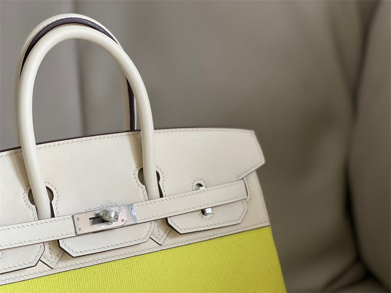  Sophisticated shopper bag front view 7