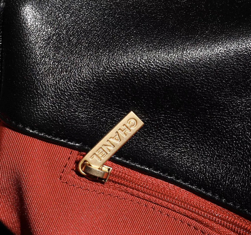  spacious purse view 6
