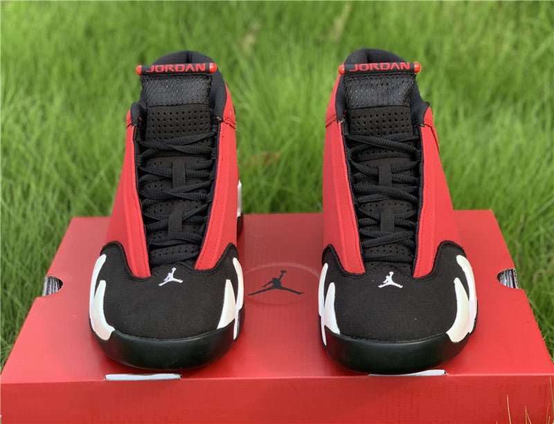 Nike Men's & Women's Premium Casual Sneakers — Style 100 angle view