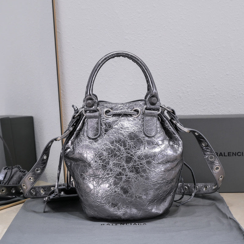 Zivas Charm Versatile Design Statement Handbag (Timeless Wardrobe Addition) – Interior View