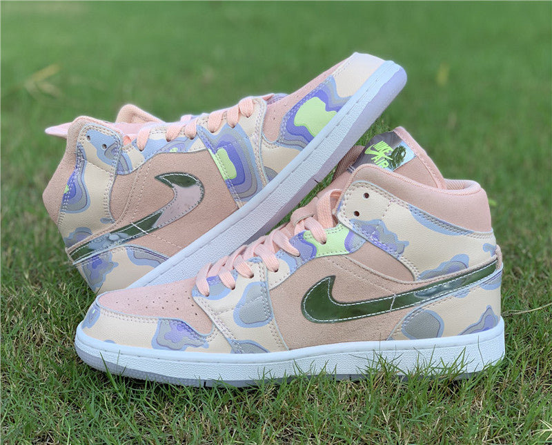 Nike Men's & Women's Luxury Low-Top Trainers — Style 045 detail view
