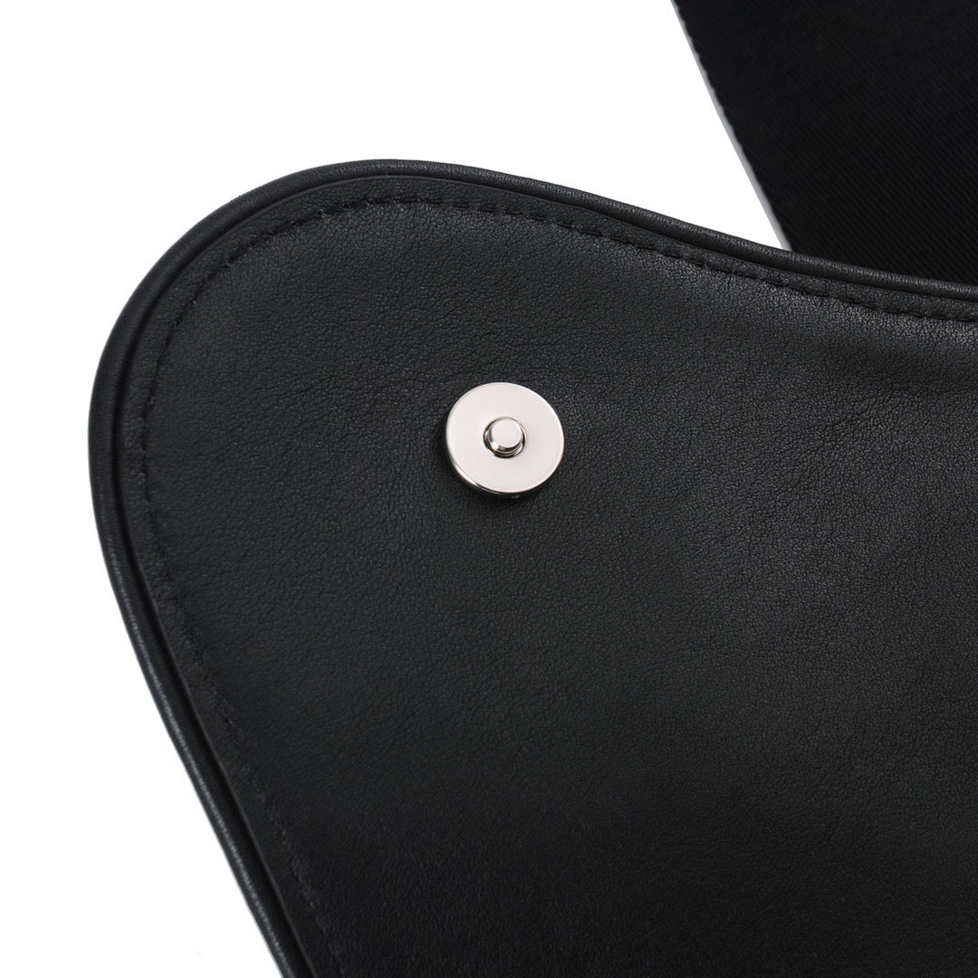 Christian Dior Saddle Bag detail shot – designer craftsmanship and quality