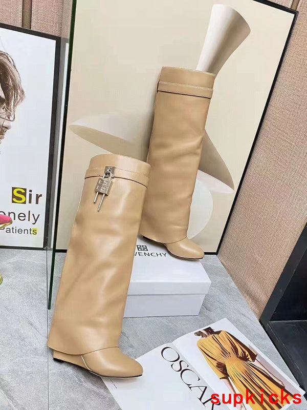 Givenchy shoes Style 118 - top view showing design