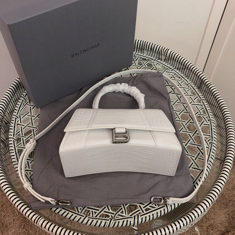 Back view of elevated signature women's handbag – women's designer-style accessory