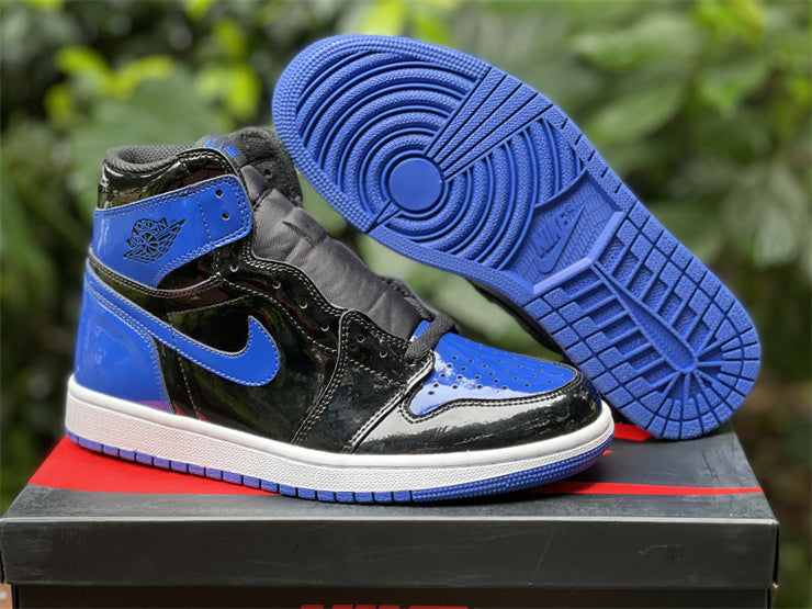 Nike Men's & Women's Premium Designer Sneakers — Style 262 hardware detail
