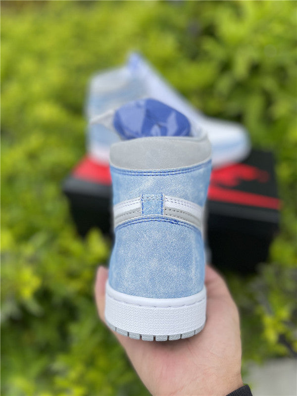 Nike crisp white luxury sneakers view 14 retro runner design