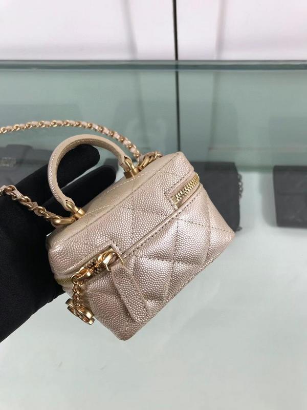 Zivas Charm Streamlined Design Fashion Handbag (Effortless Style Upgrade) – Detail View