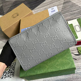 Handle and strap detail of classic statement women's handbag – women's statement bag