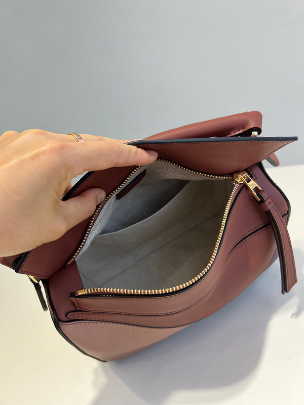 Ziva's Charm handbag – product shot (24cm*16.5cm*10.5cm)