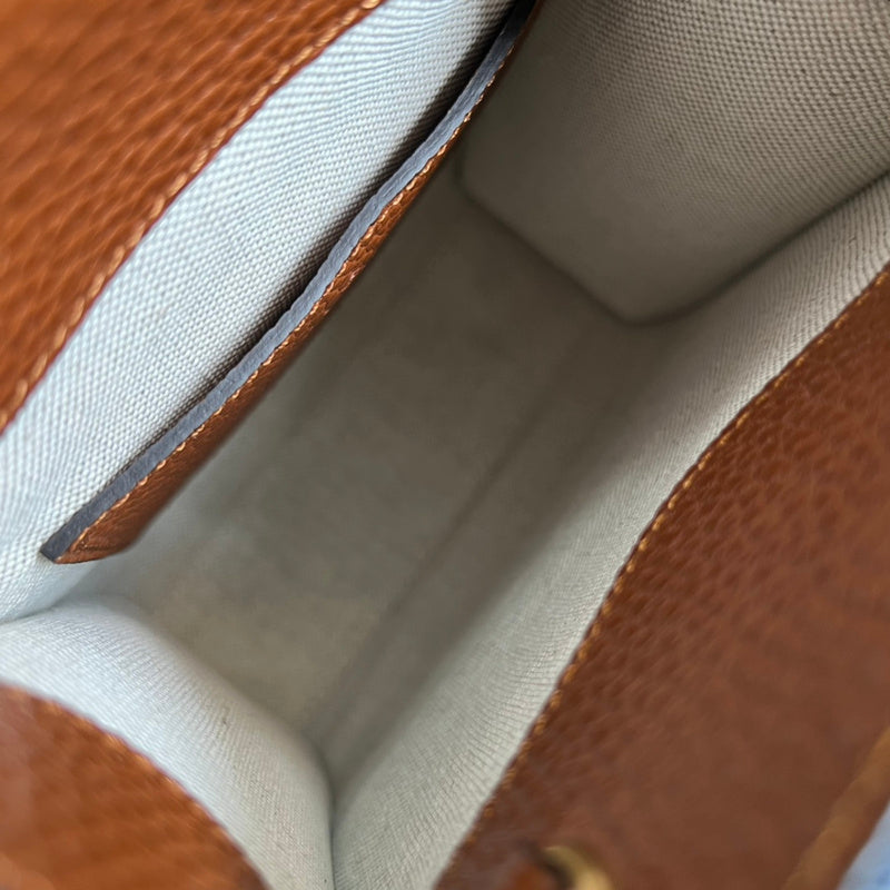 Side profile of everyday-luxe classic women's handbag – women's luxury handbag