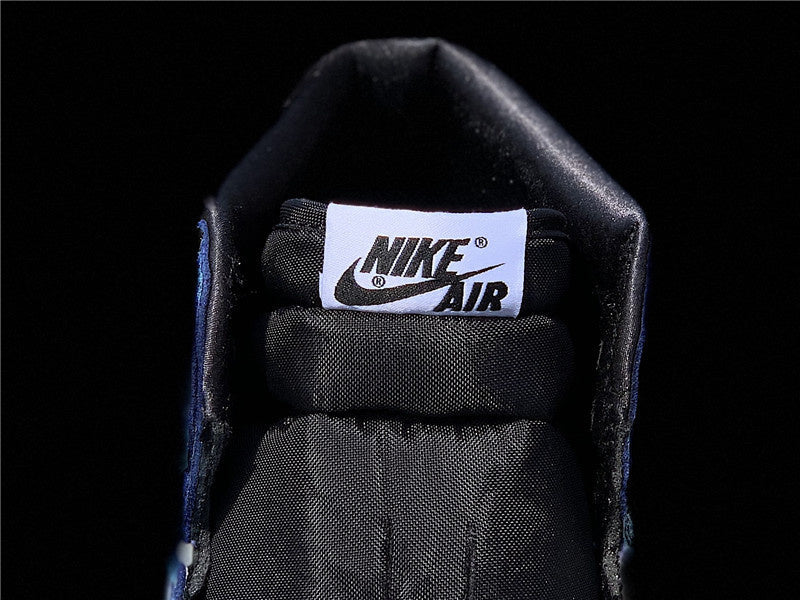 Nike Men's & Women's Designer Low-Top Shoes — Style 017 close-up view