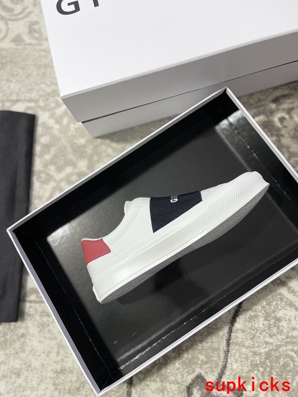 Givenchy shoes Style 032 - top view showing design
