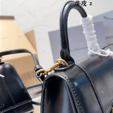 Ziva's Charm handbag – product shot (one versatile size)