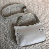  smart carryall bag styled with outfit 12