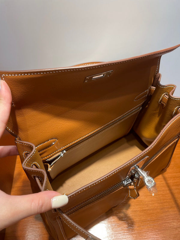 Sophisticated handbag styled for everyday wear