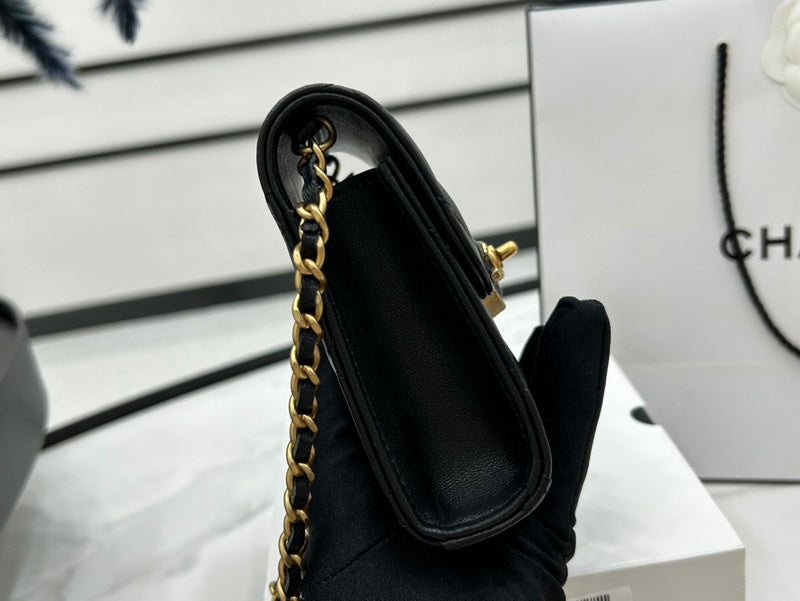  handbag, compact everyday style, image 9