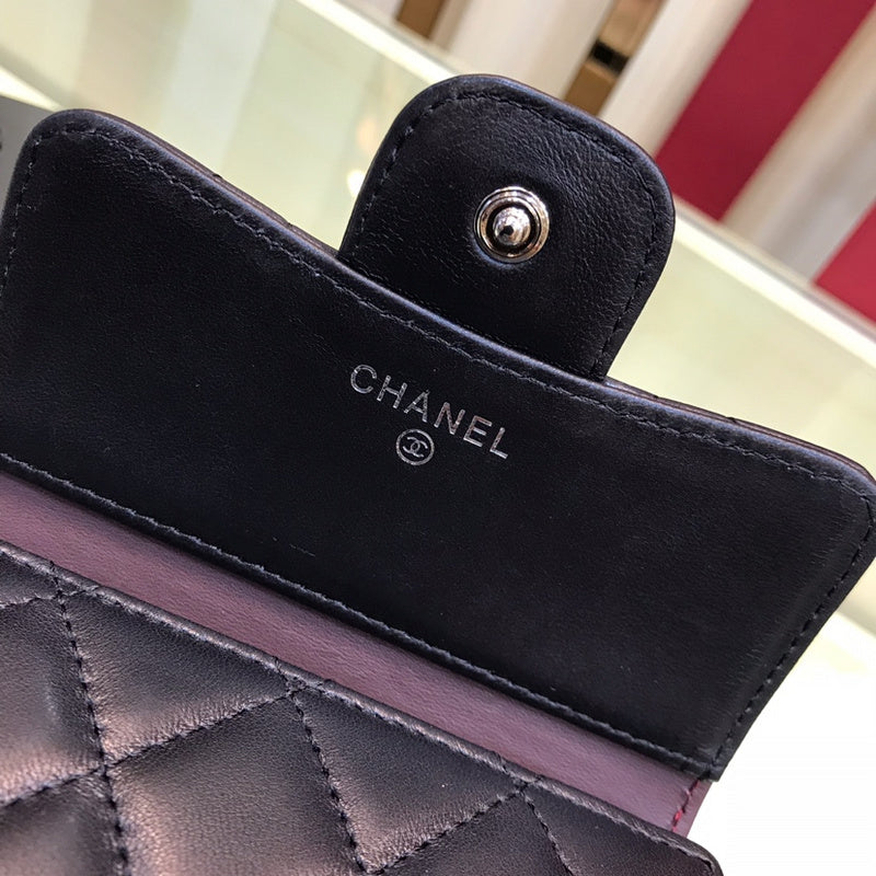 Zivas Charm Chic Craftsmanship Everyday Handbag (Contemporary Shape Language) – Lifestyle Shot