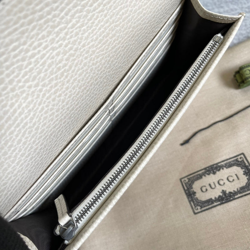 Interior view of everyday-luxe classic women's handbag – women's everyday handbag