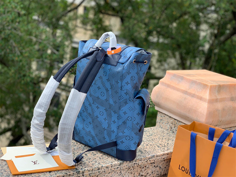  signature shopper bag styled with outfit