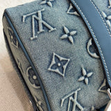  signature carryall bag detail view showing craftsmanship