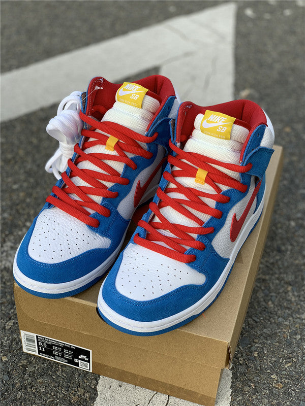 Nike Men's & Women's Premium Low-Top Trainers — Style 205 hardware detail