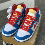 Nike Men's & Women's Premium Low-Top Trainers — Style 205 hardware detail