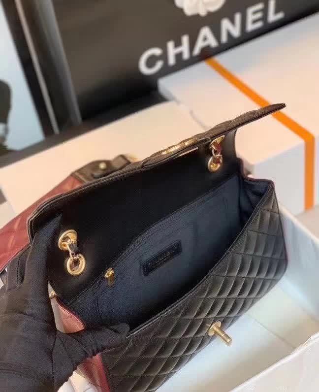 Zivas Charm Effortless Elegance Fashion Handbag (Elevated Daily Companion) – Angled View