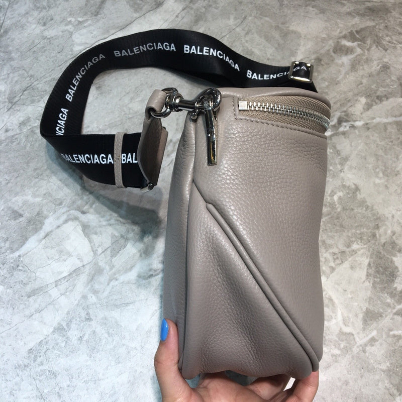 Classic Premium PU Leather Handbag - Statement Silhouette | Women's Premium Handbag #747 - close-up detail shot (image 3) of designer-inspired handbag