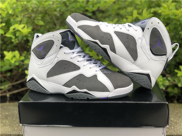 Nike Men's & Women's Premium Low-Top Trainers — Style 181 close-up view