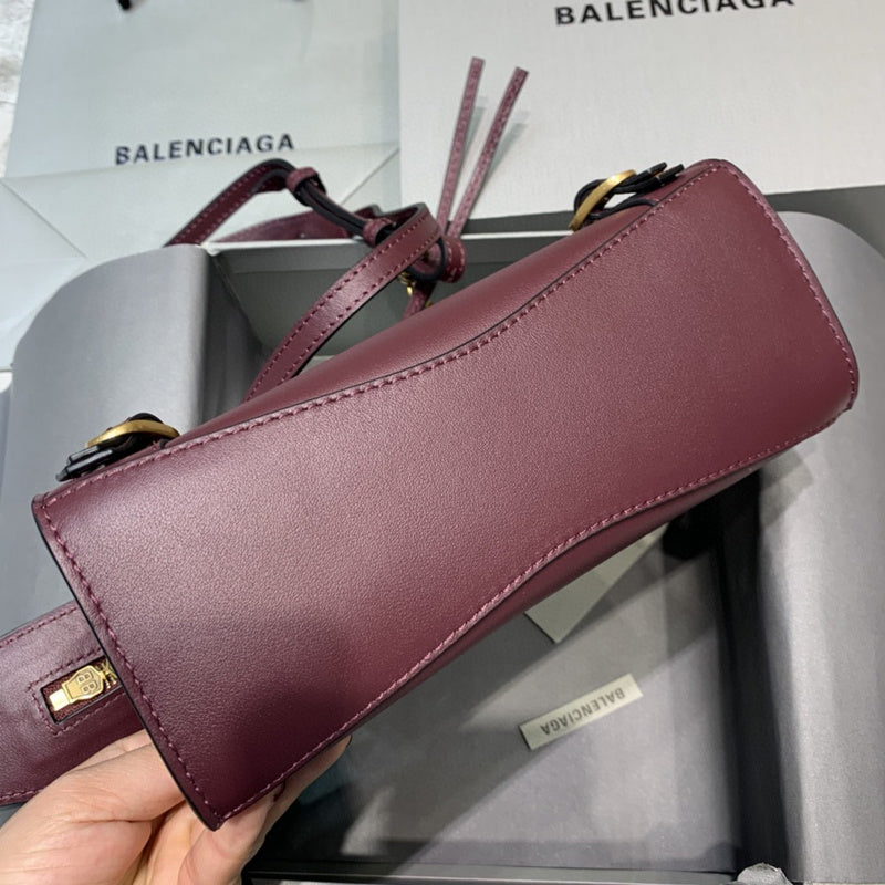 Modern Vegan Leather Handbag - Premium Craftsmanship Detailing | Women's Statement Accessory #633 - hardware and detail close-up (image 5) of designer-inspired handbag
