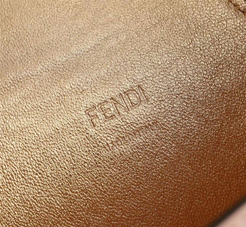 Ziva's Charm handbag – detail view (Standard Size)