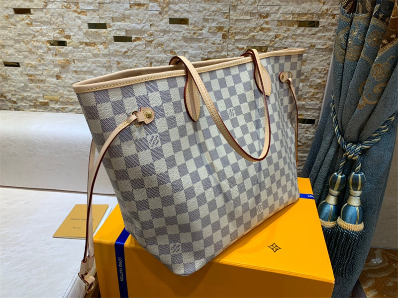  Sleek satchel front view 31