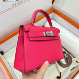  shopper bag interior and compartment view 9