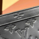  carryall bag close-up of hardware and finish 17