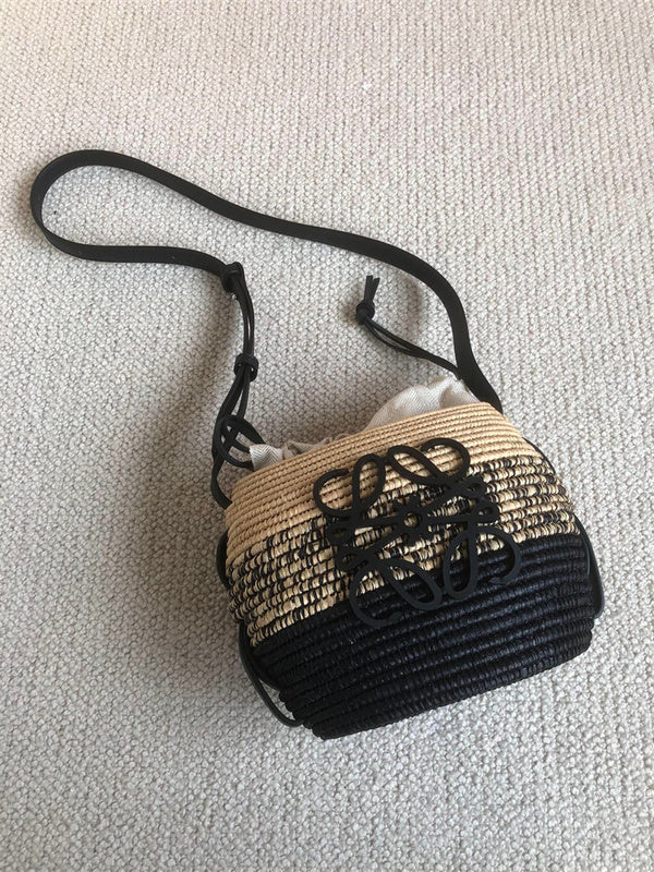 Ziva's Charm handbag – interior view (20cm*19cm*11cm)