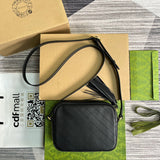 Side profile of classic refined women's handbag – women's everyday handbag