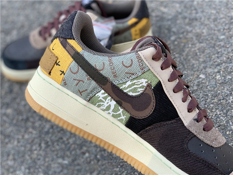 Nike Men's & Women's Luxury Fashion Trainers — Style 006 angle view