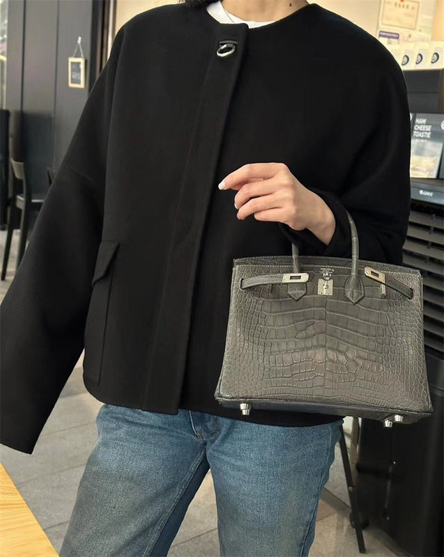  shopper bag interior and compartment view 9