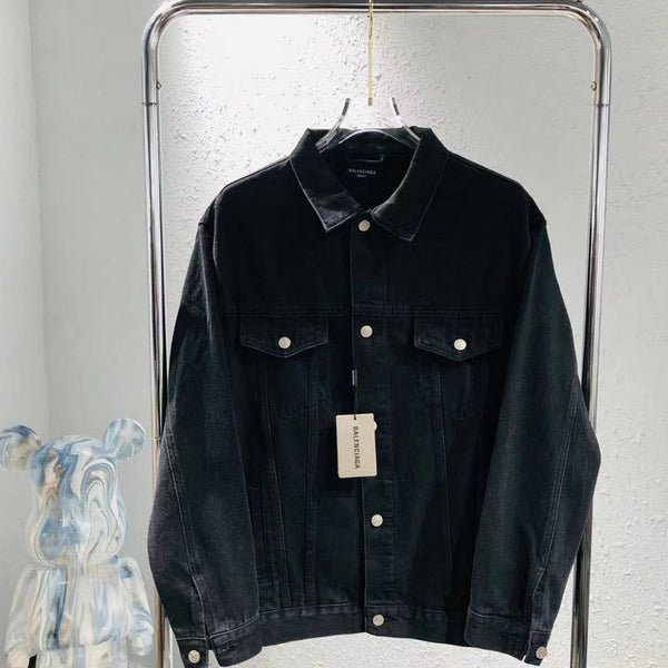 Front view of Balenciaga luxury piece style No.186