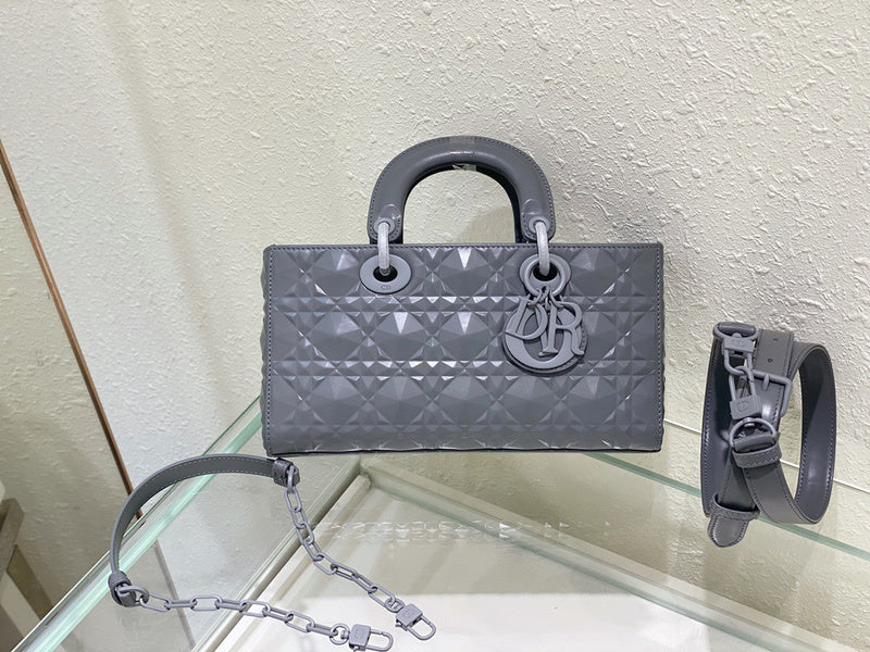 Side profile of polished modern women's handbag – women's premium purse